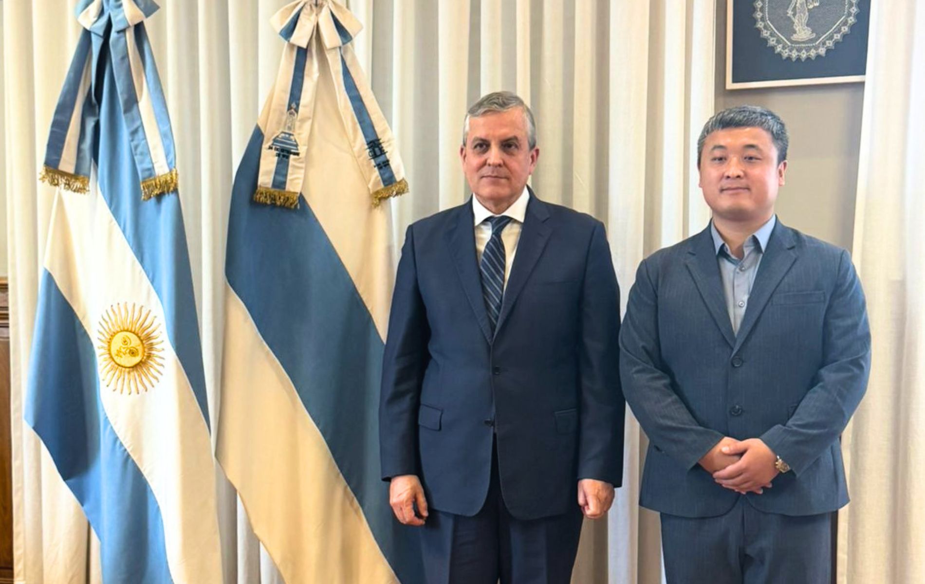 Daniel Leiva y Lyu Wenkang