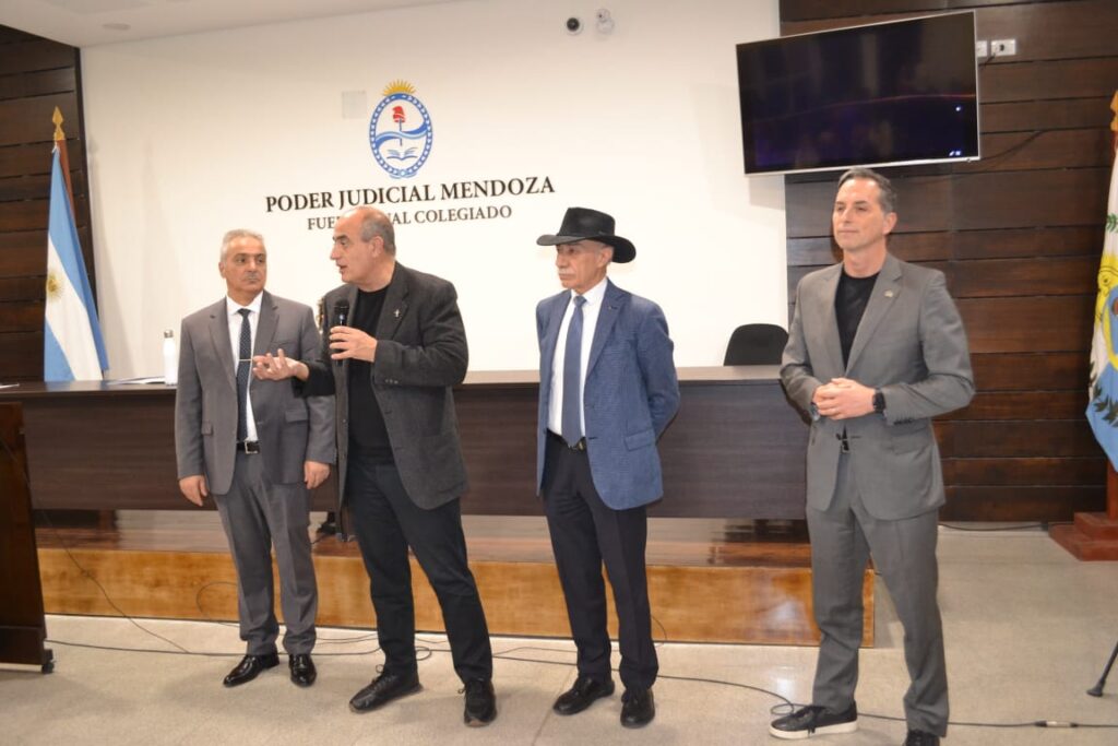 La presentaron los ministros Mario Adaro y José Valerio