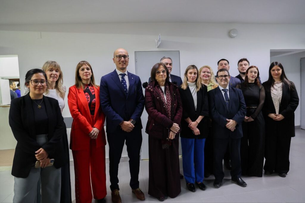 Battaini estuvo acompañada de magistrados, funcionarios y empleados 