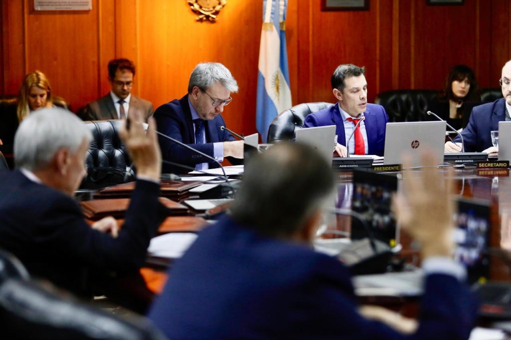 Sesionó la Comisión de Administración y Financiera