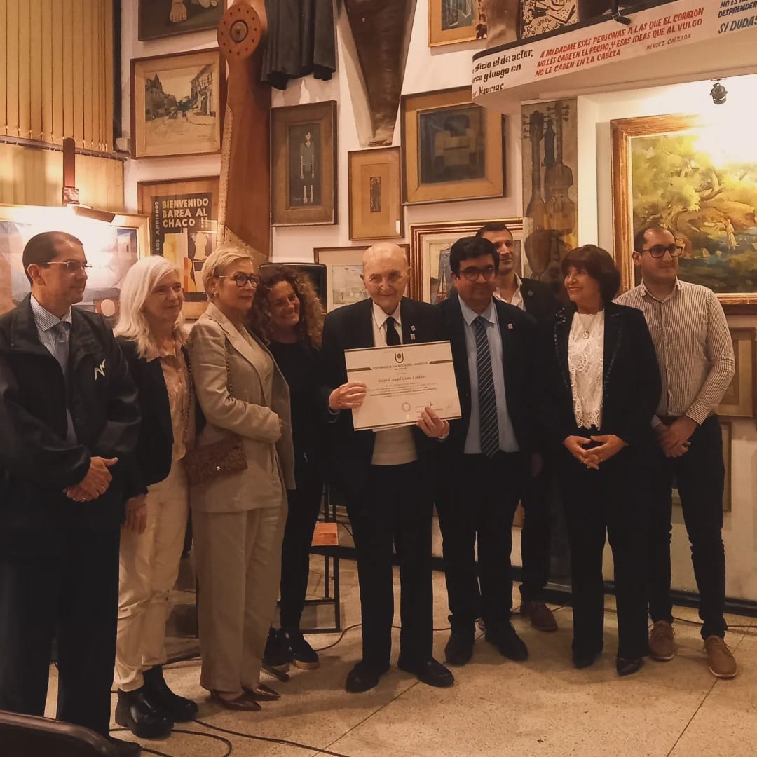 Caldani recibió el Diploma de Profesor Honorario de la UNNE