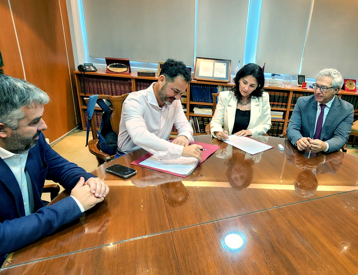 El convenio fue suscrito por Teresa Ovejero Cornejo y Emiliano Durand