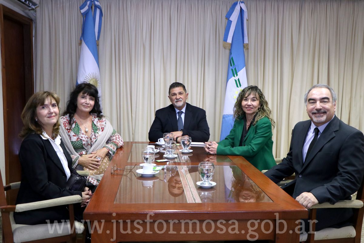Rosa Arrom Loscos fue recibida en el Salón de Acuerdos