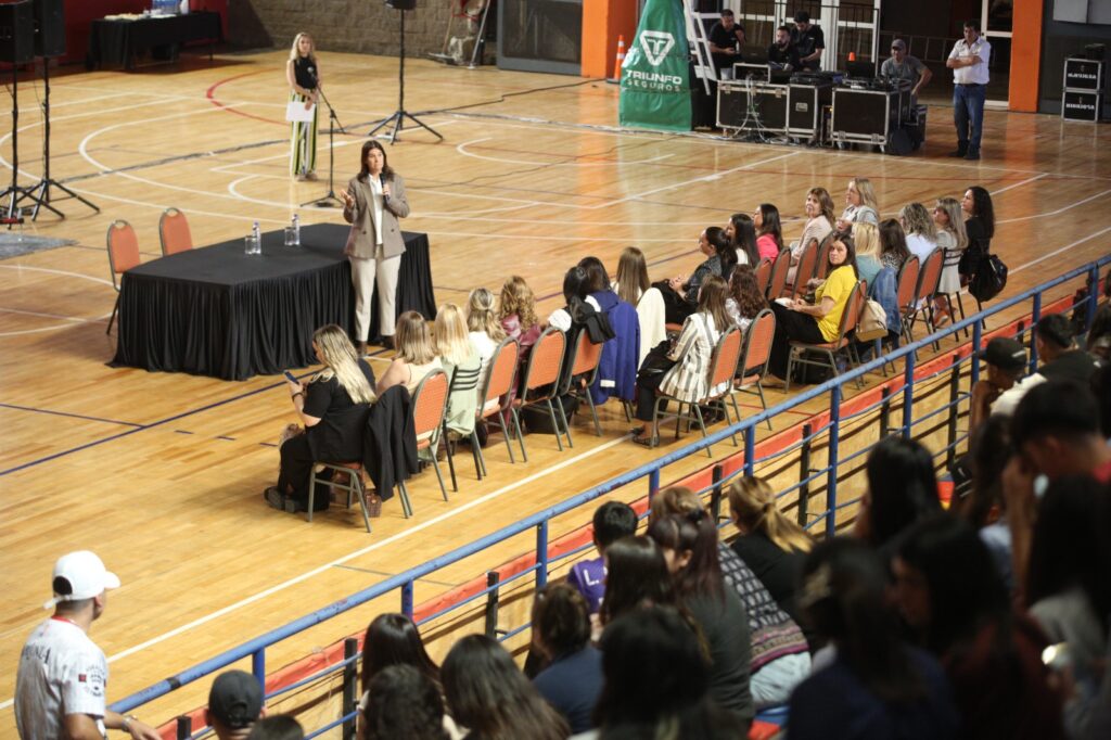 AMJA brindó capacitaciones en Las Heras sobre Violencia Virtual.