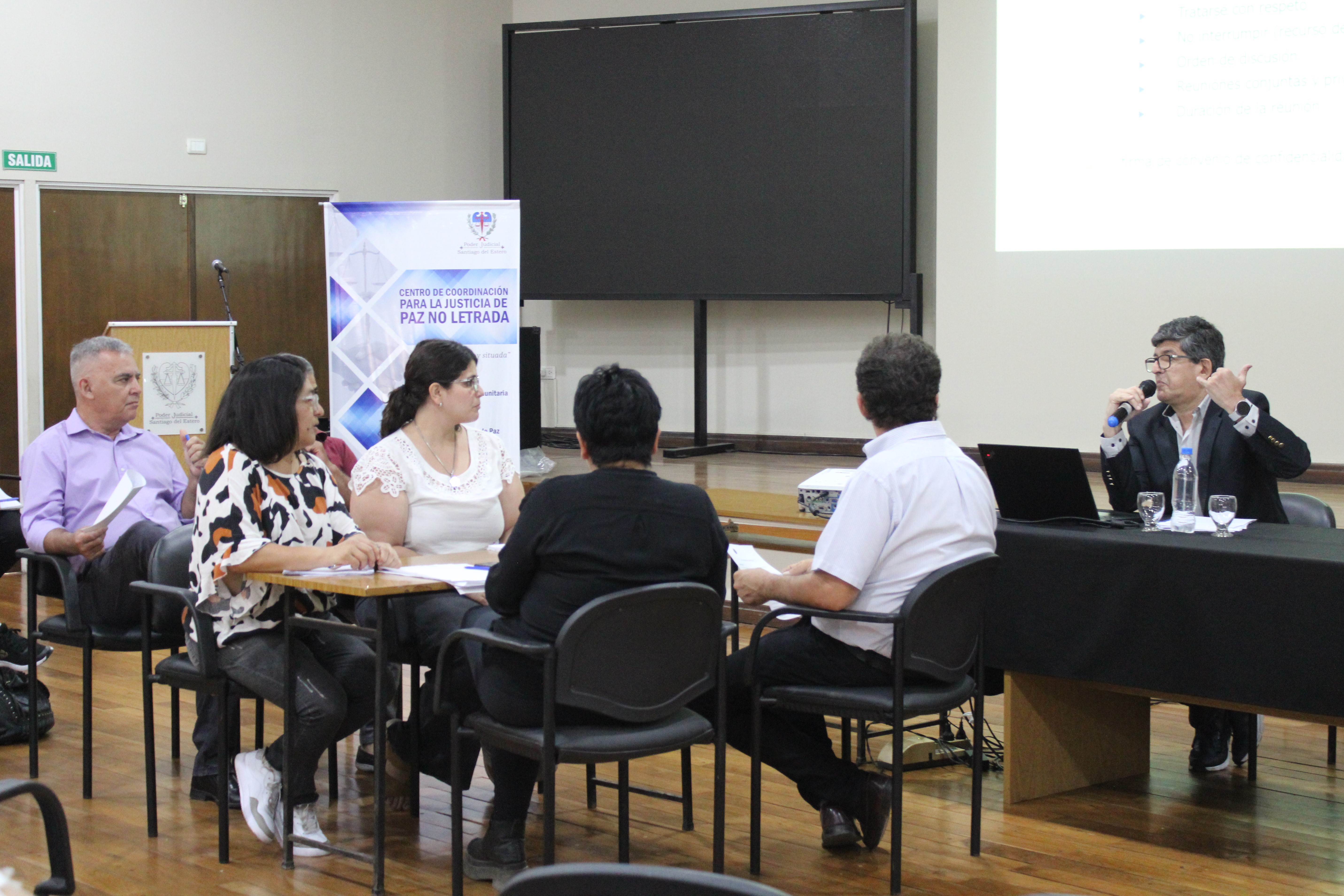 Ciclo "Formación básica en Mediación Comunitaria"