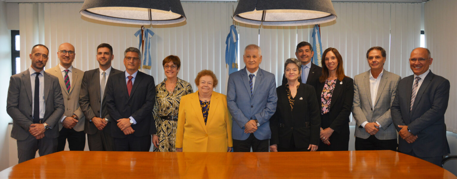 El encuentro tuvo lugar en la Sala de Acuerdos del Palacio de Tribunales