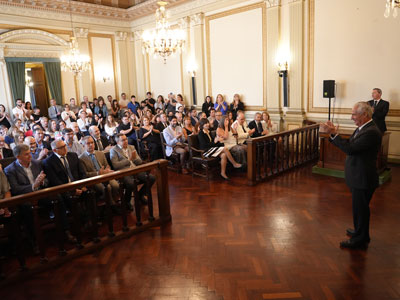 El evento se realizó en la Sala de Audiencias del Tribunal