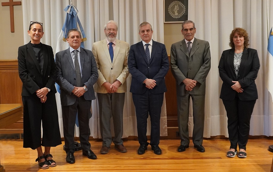 La Corte recibió la visita del especialista en psicología forense Tony Butler.