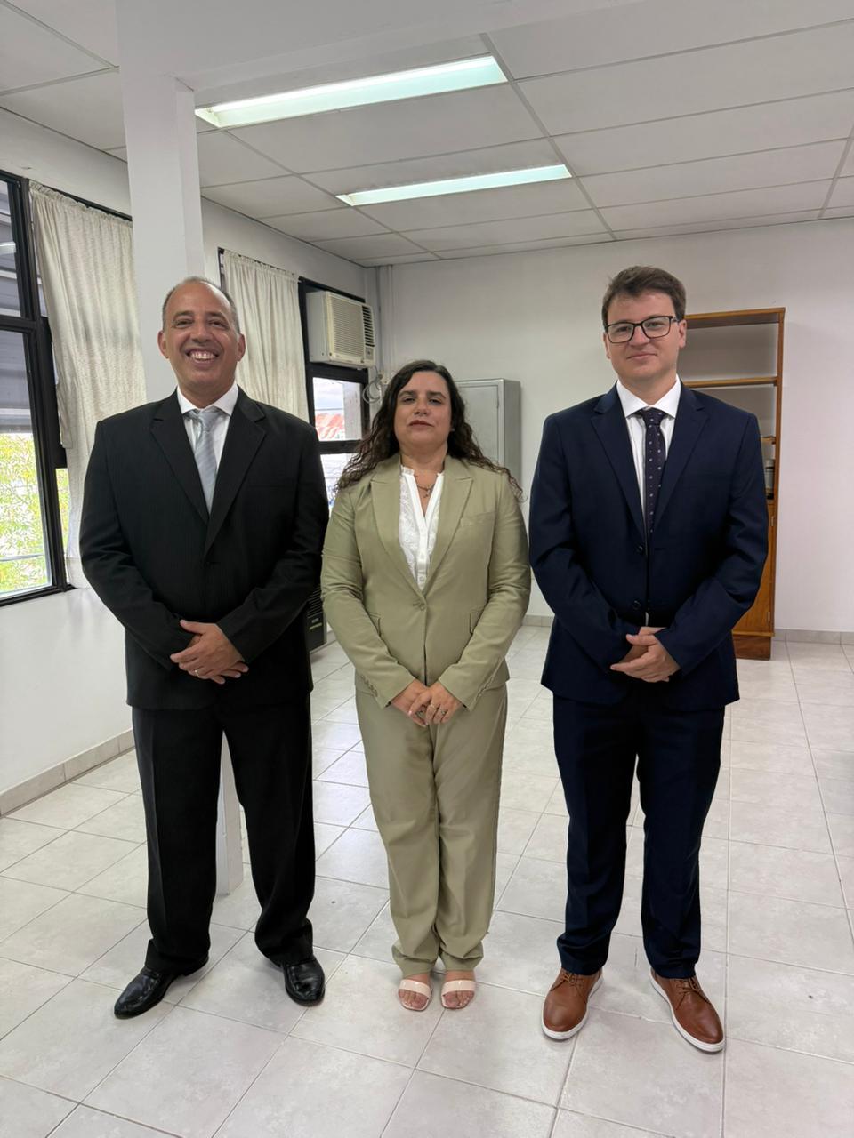 Luego del acto los funcionarios recorrieron las nuevas instalaciones