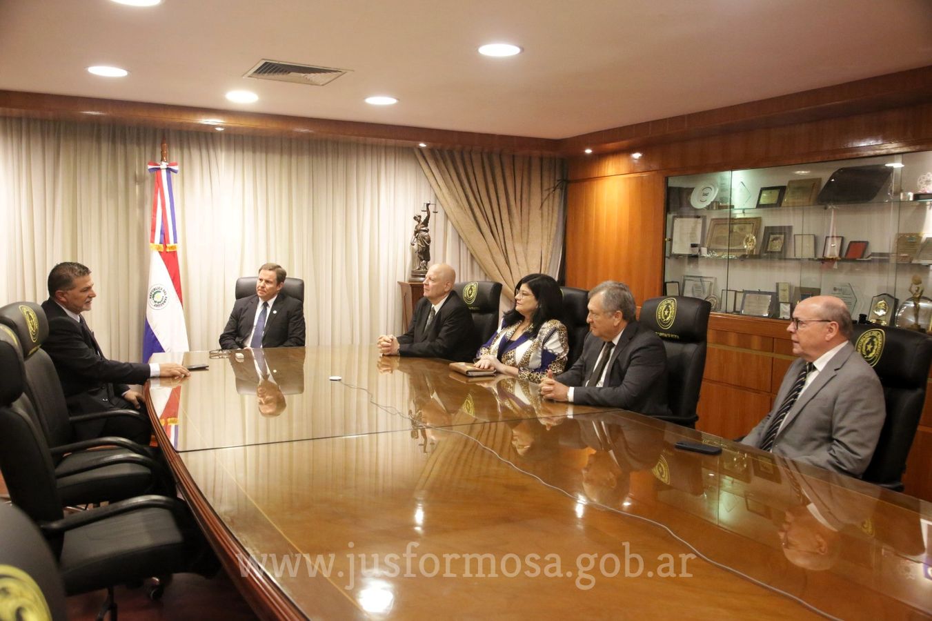 Guillermo Horacio Alucín se reunió con sus pares de la Corte de Paraguay