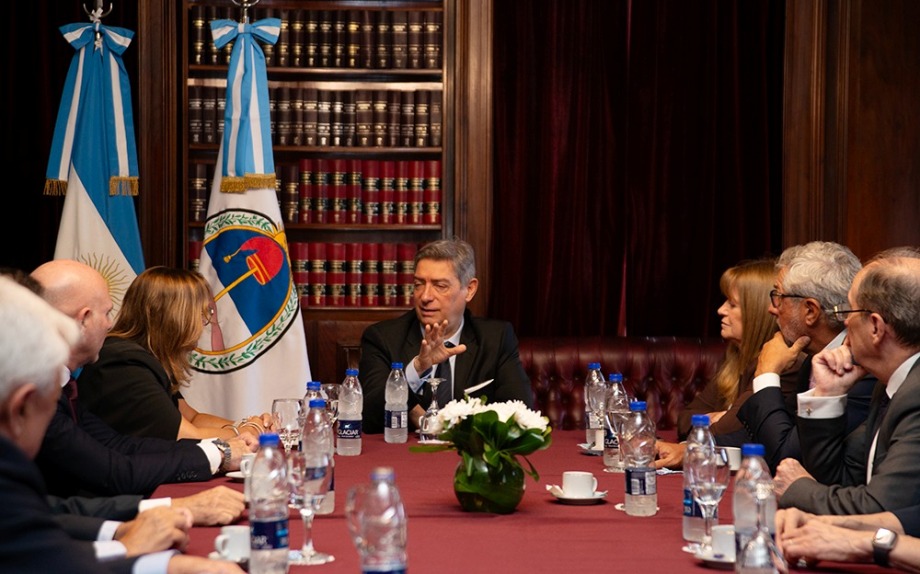 Encuentro de Horacio Rosatti con la comisión directiva de la JuFeJus