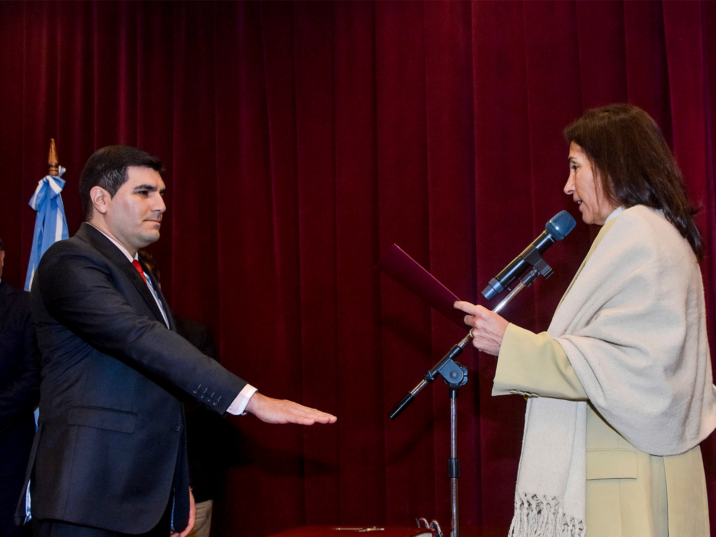 Teresa Ovejero recibió el juramento de Sergio Alejandro Montero Rallé