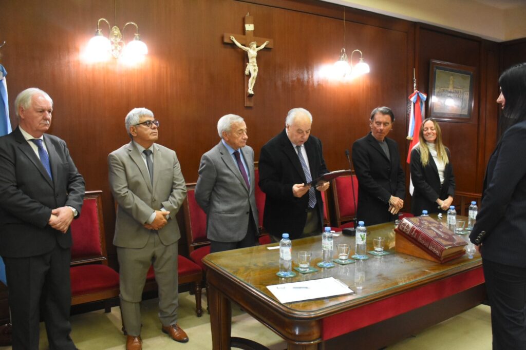 La ceremonia tuvo lugar en el Salón de Actos de la Corte Suprema de Justicia