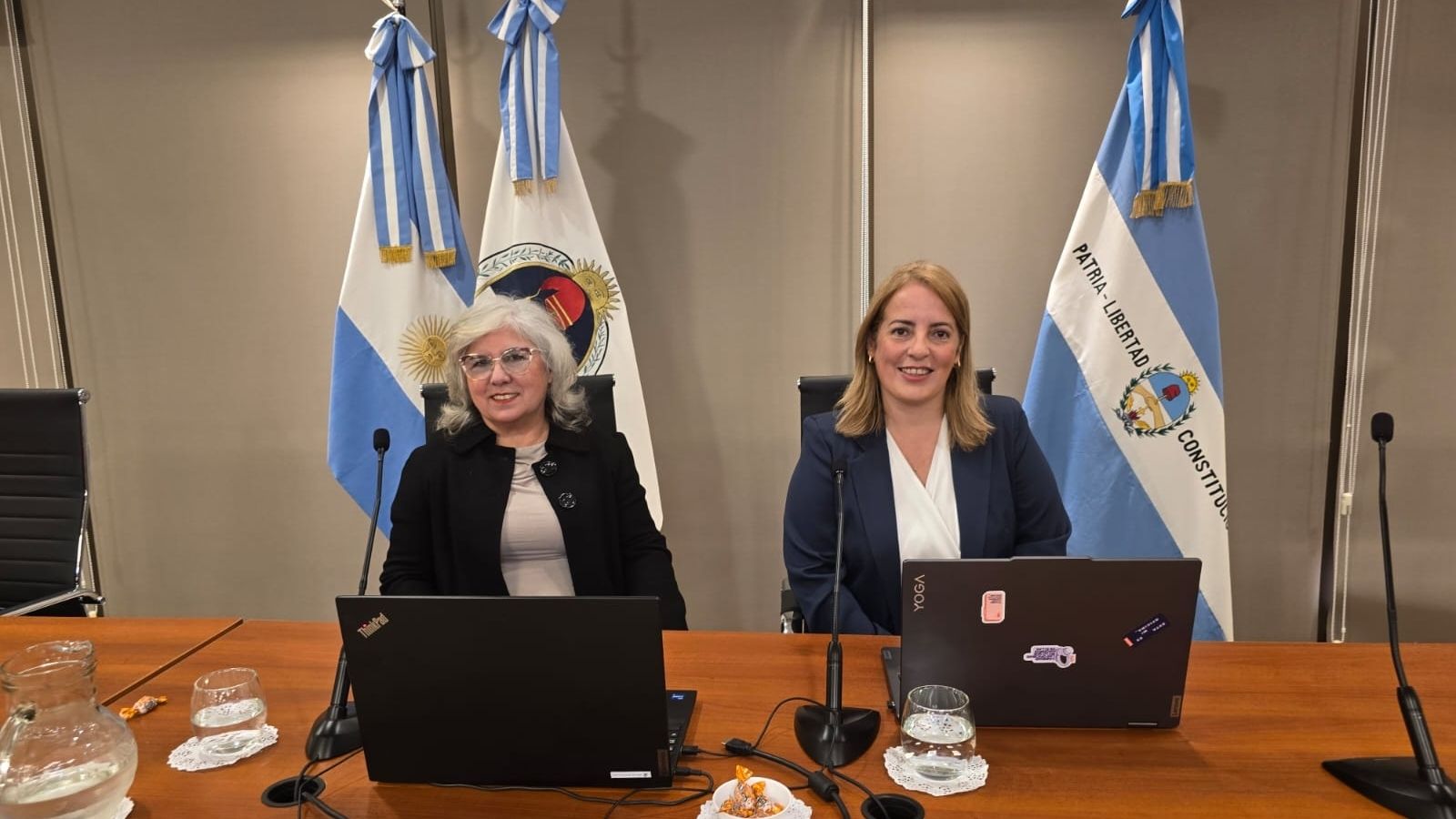 Expusieron María Luisa Aróstegui y Dora Esther Faría de Zuliani,