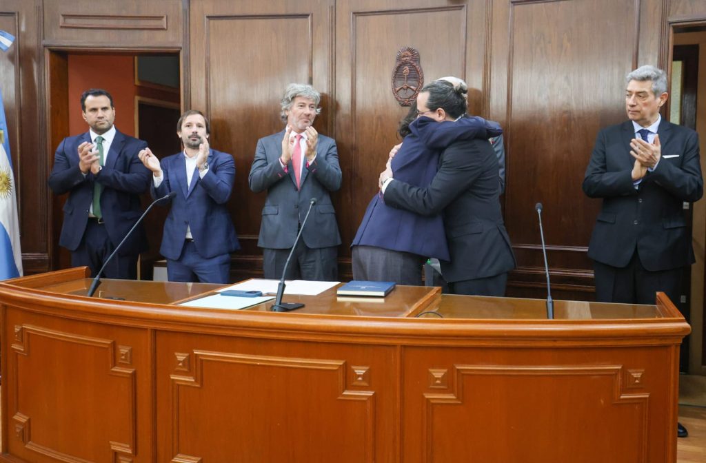 La ceremonia tuvo lugar en la Sala de Audiencias