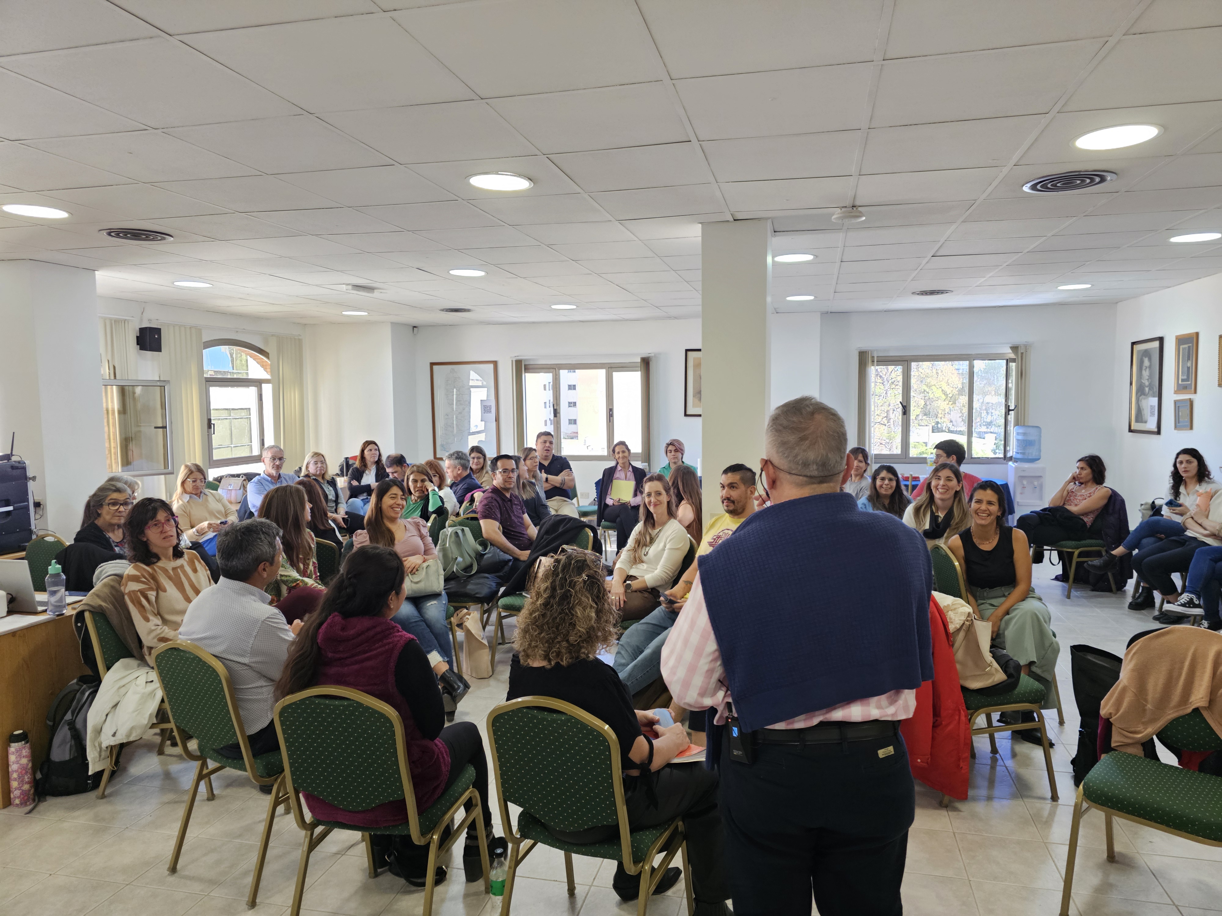 Taller de sinergia generacional: motivación y cohesión en equipos judiciales