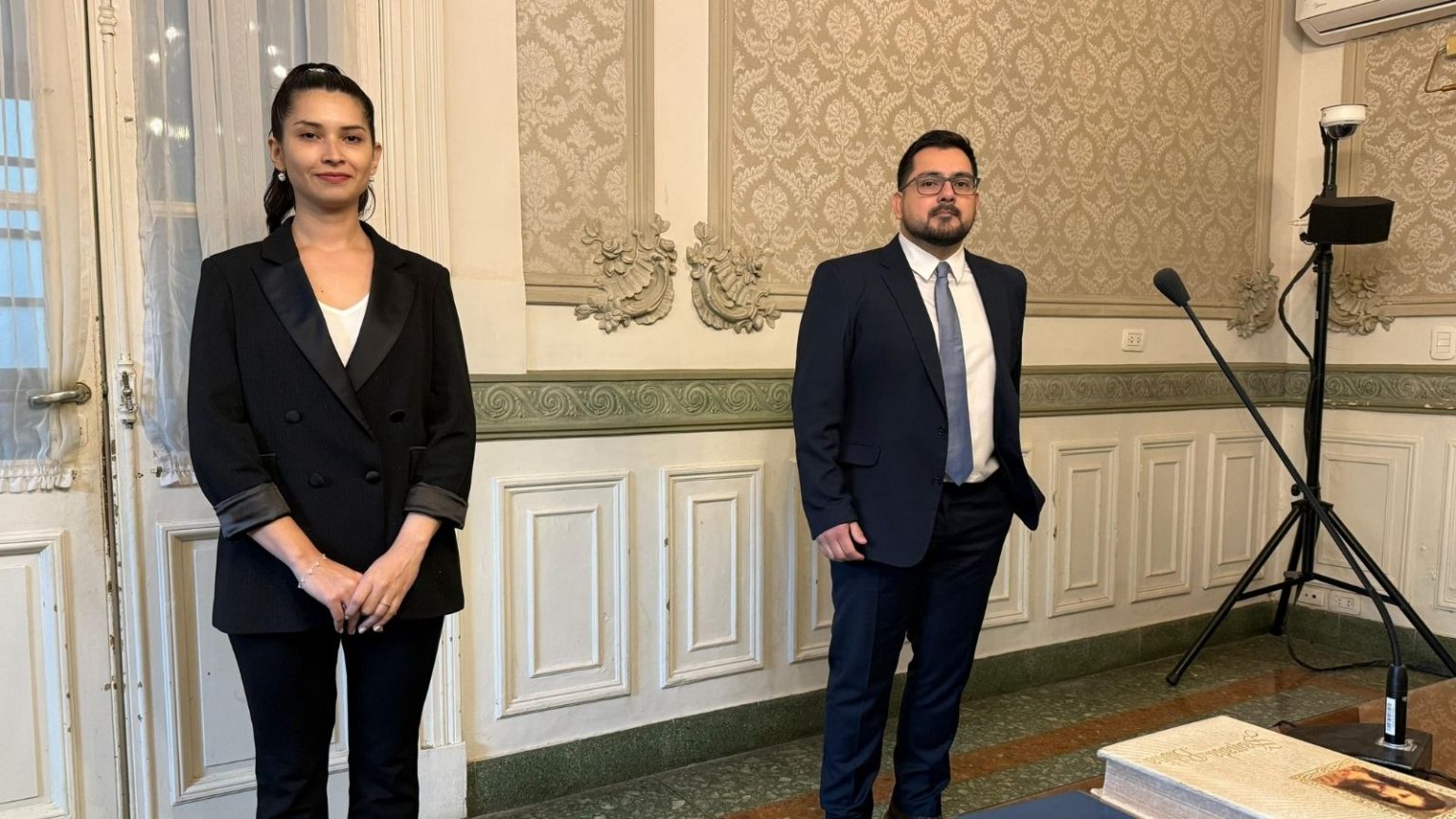 María de los Ángeles Mothe y Leandro Llorente 